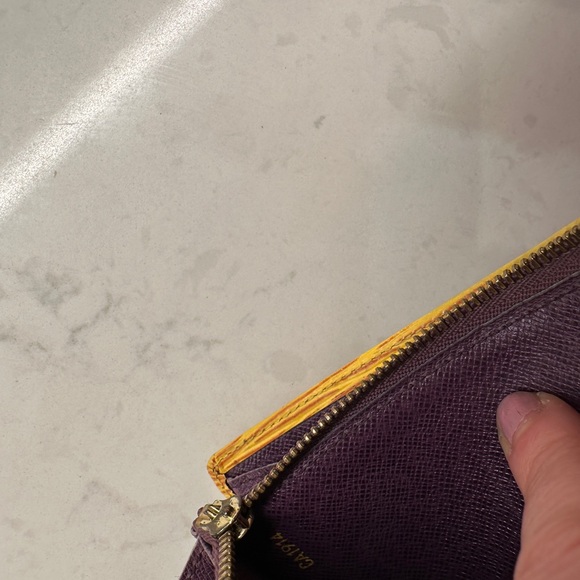 Louis Vuitton Sarah Wallet yellow Epi - Picture 7 of 9